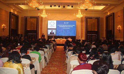 Đối thoại công - tư về phụ nữ và kinh tế