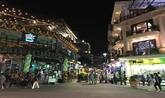 'Phố Tây' Huế chính thức khai trương