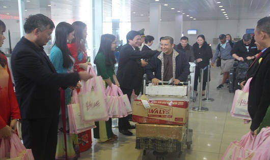 Tưng bừng chào đón du khách đến Huế đầu năm 2018