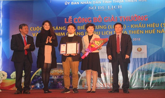 Trao giải cuộc thi sáng tác logo, slogan và làm phim quảng bá du lịch Huế