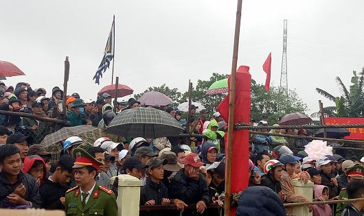 Khai Hội vật làng Sình