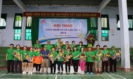 Sôi nổi Hội thao công đoàn cơ sở NHCSXH chi nhánh TT- Huế