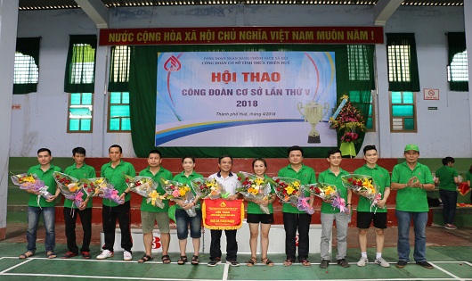 Sôi nổi Hội thao công đoàn cơ sở NHCSXH chi nhánh TT- Huế