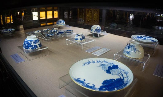 Chiêm ngưỡng đồ sứ ký kiểu thời Lê, Trịnh, Nguyễn