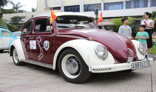 Ngắm dàn xe cổ Volkswagen diễu hành tại Festival Huế 2018