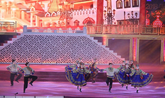 Rực rỡ đêm khai mạc Festival Huế 2018