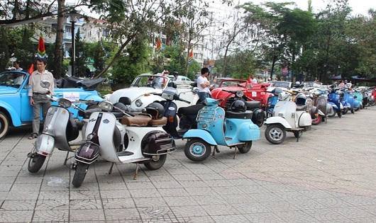 Ngắm dàn xe cổ Volkswagen diễu hành tại Festival Huế 2018