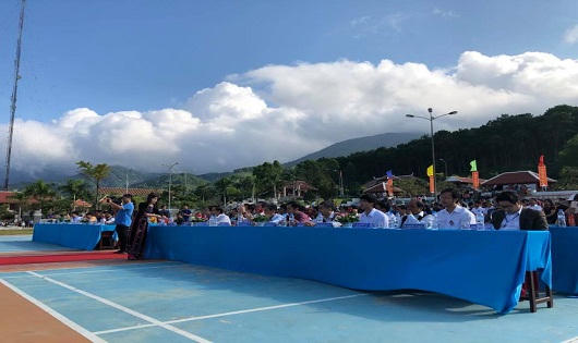 Tắm suối, đi Sim trong ngày hội văn hóa các dân tộc thiếu số A Lưới