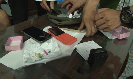 Khởi tố đối tượng mua bán trái phép chất ma túy