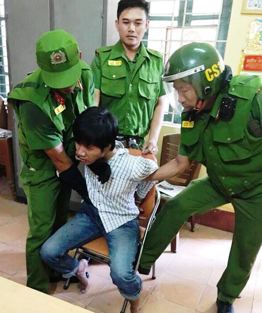 Liên tục khống chế hai đối tượng ngáo đá