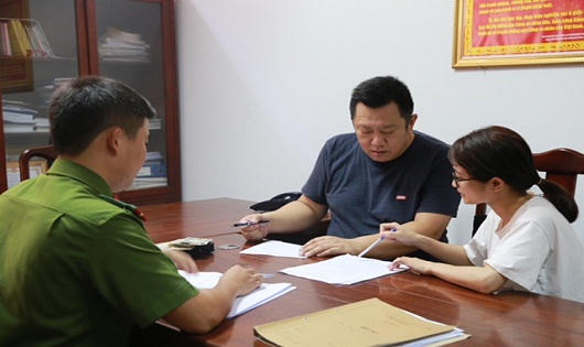 Trao trả lại tài sản cho du khách Nhật đánh rơi trên taxi