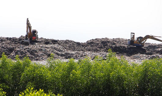 Dân khốn đốn vì nhà máy xử lý rác