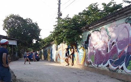 Con đường bích họa đẹp như mơ xứ Huế