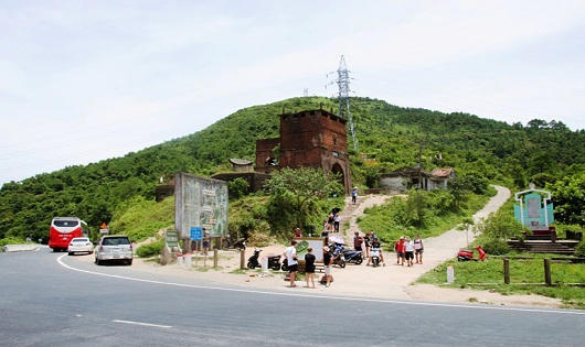 Bàn phương án bảo tồn, tu bổ, phục hồi và phát huy giá trị di tích Hải Vân Quan.