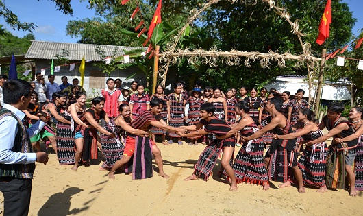 Náo nức lễ hội Aza