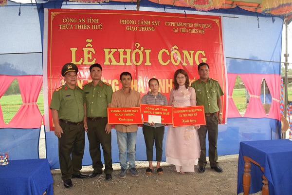 Hỗ trợ xây tặng nhà tình nghĩa cho gia đình có công 