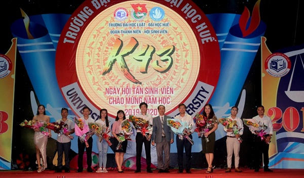 Đại học Luật- ĐH Huế chào đón hơn 900 tân sinh viên
