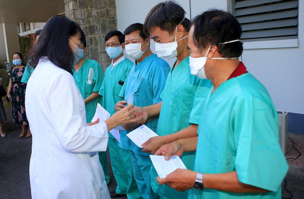 Bệnh viện Trung ương Huế hỗ trợ Phú Yên chống dịch COVID-19