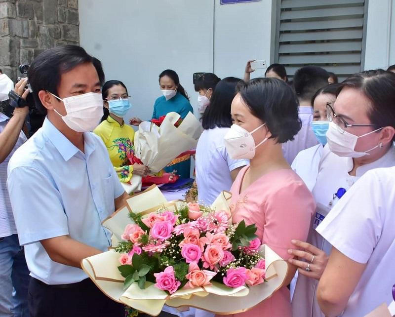 Đoàn y, bác sĩ bệnh viện Trung ương Huế vào TP. Hồ Chí Minh chống dịch COVID-19