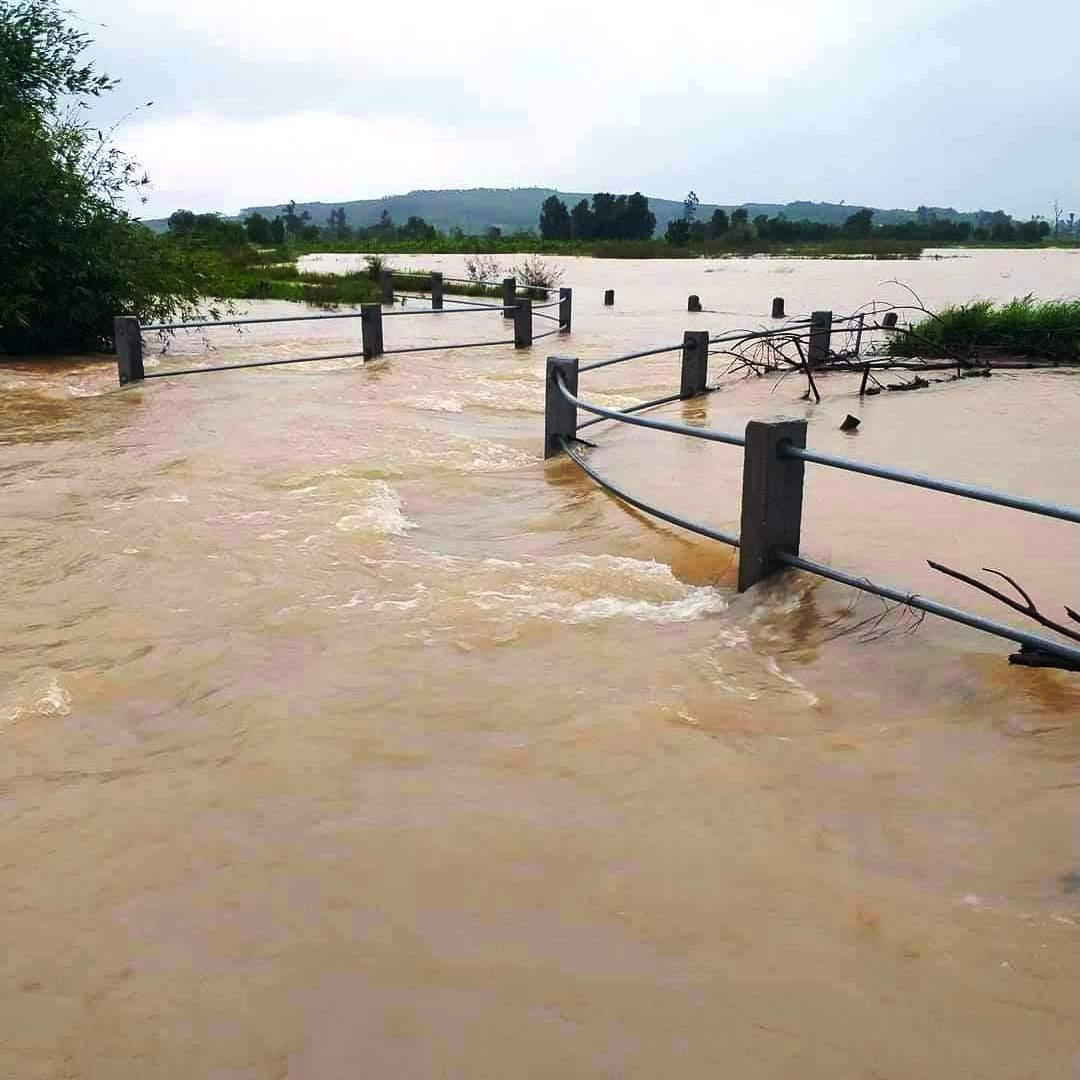 Thừa Thiên- Huế ngập nhiều vùng, thủy điện tăng lưu lượng xả nước