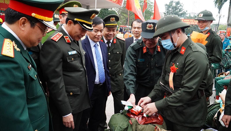 Hơn 1.450 tân binh Thừa Thiên Huế lên đường nhập ngũ