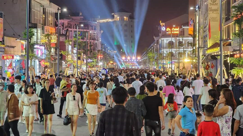 Phố đi bộ Hai Bà Trưng chính thức đi vào hoạt động