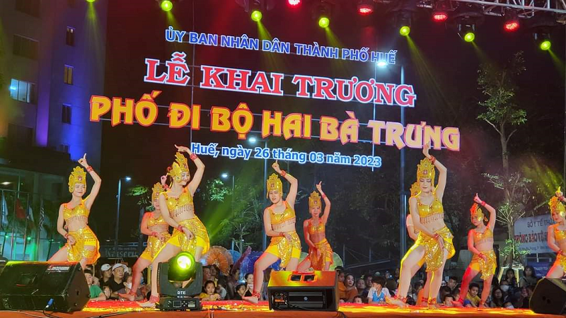 Phố đi bộ Hai Bà Trưng chính thức đi vào hoạt động