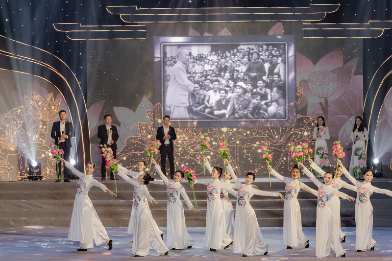 'Người mẹ làng Sen': Tái hiện thời niên thiếu của Chủ tịch Hồ Chí Minh và gia đình tại Huế