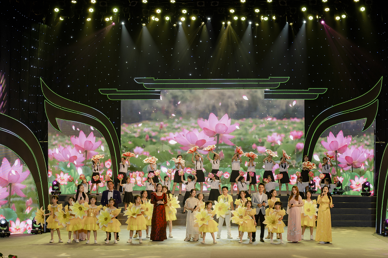 'Người mẹ làng Sen': Tái hiện thời niên thiếu của Chủ tịch Hồ Chí Minh và gia đình tại Huế