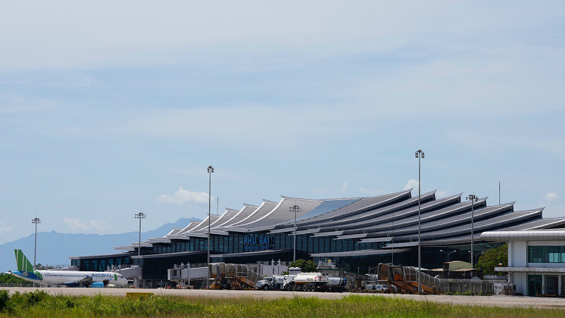 Phó Thủ tướng Chính phủ Trần Lưu Quang dự lễ khánh thành nhà ga hành khách T2- Cảng HKQT Phú Bài