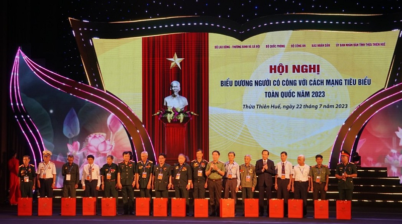 Thủ tướng Phạm Minh Chính dự hội nghị biểu dương người có công với cách mạng