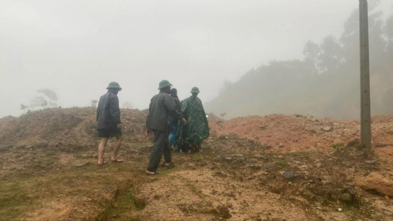 Sạt lở nghiêm trọng đường Hồ Chí Minh đoạn qua huyện A Lưới