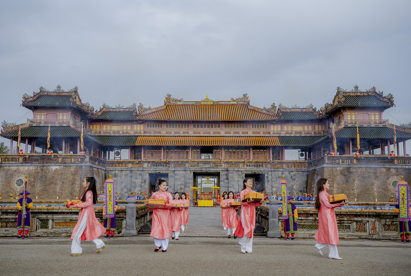 Tái hiện lễ Ban sóc triều Nguyễn và công bố chương trình Festival Huế 2024