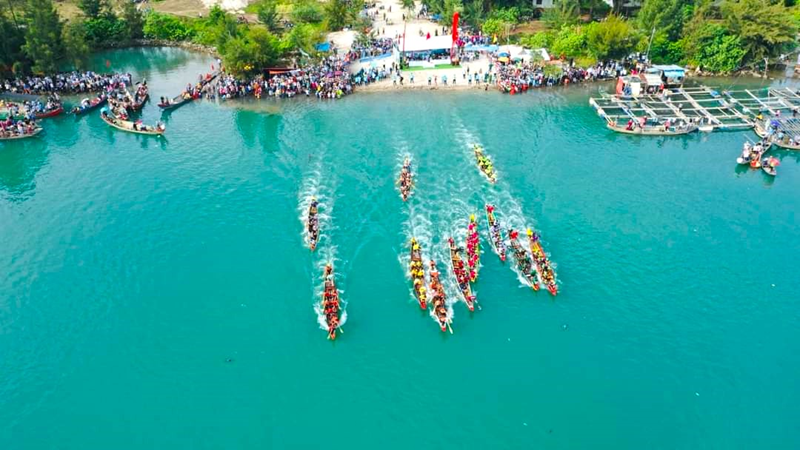 Lăng Cô kỷ niệm 15 năm được bình chọn 'vịnh đẹp nhất thế giới'