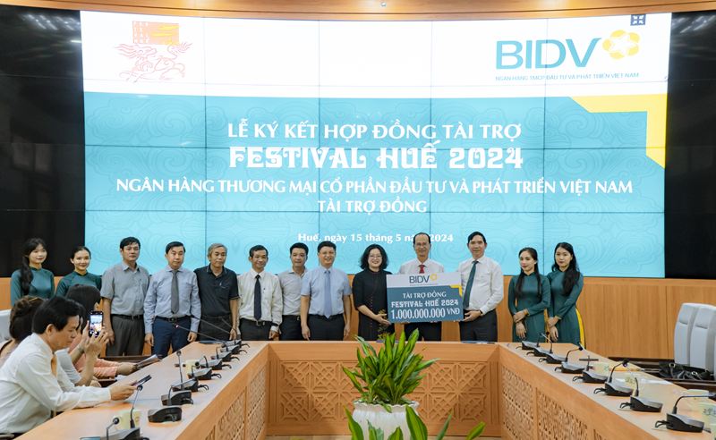Ký kết các hợp đồng tài trợ Festival Huế 2024