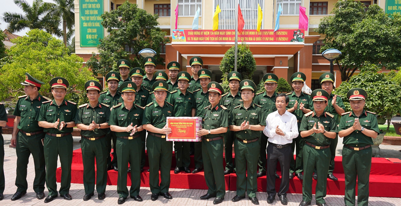 Đại tướng Phan Văn Giang thăm và làm việc tại tỉnh Thừa Thiên Huế