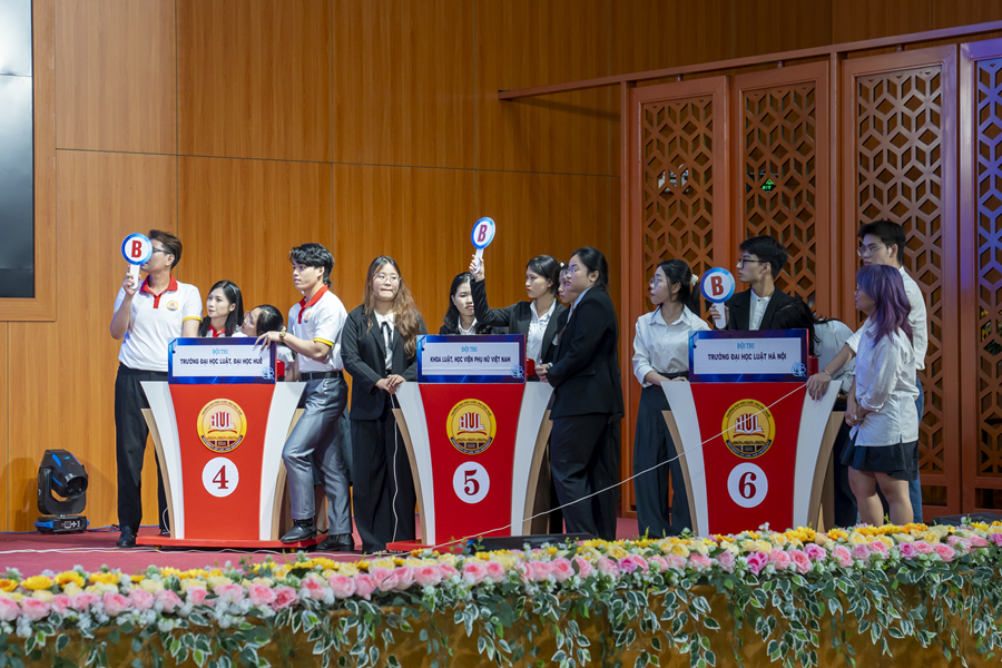 Trường Đại học Luật Hà Nội giành giải Nhất cuộc thi Tài năng nghề Luật