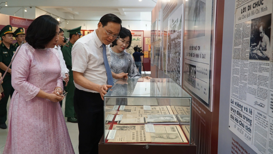 Triển lãm hình ảnh Chủ tịch Hồ Chí Minh trên báo chí cách mạng Việt Nam