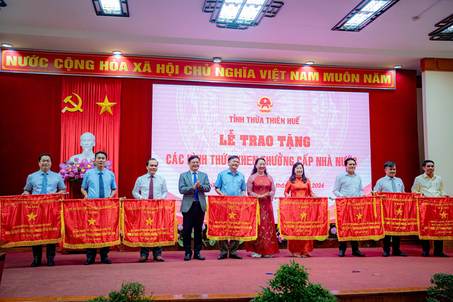 Vinh danh 10 công dân tiêu biểu tỉnh Thừa Thiên Huế