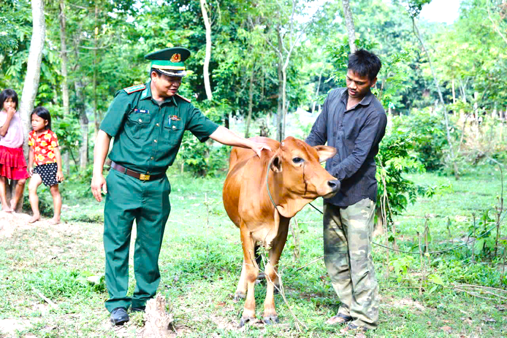 Những đảng viên biên phòng đặc biệt nơi biên giới tỉnh Quảng Trị - Bài 1: Sứ mệnh thứ hai trên vai màu áo lính