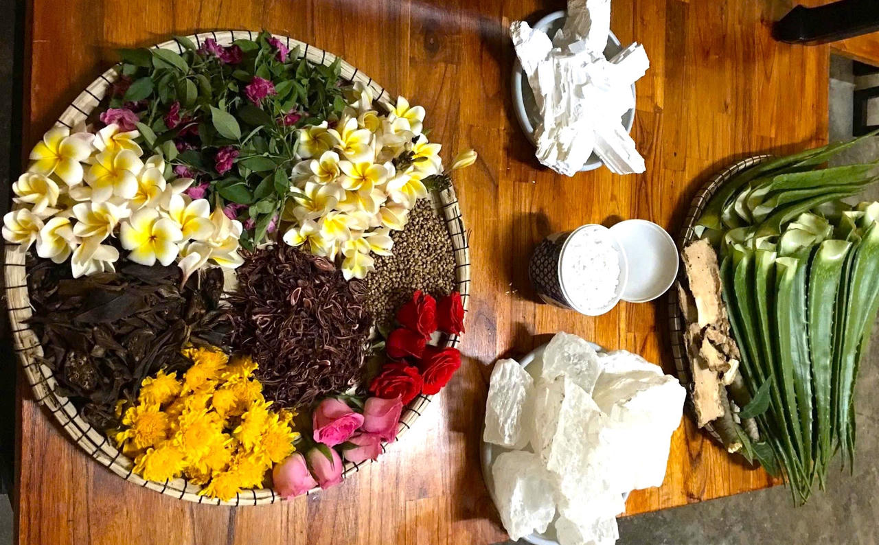 “Xé màn” hậu cung cùng phấn nụ