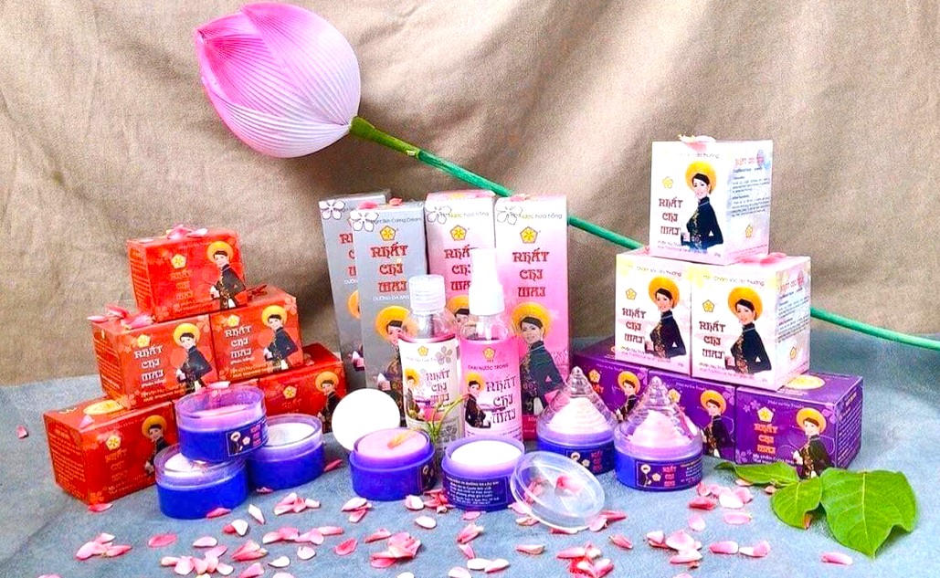 “Xé màn” hậu cung cùng phấn nụ