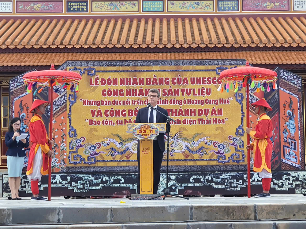 Thừa Thiên Huế đón nhận bằng của UNESCO công nhận những bản đúc nổi trên chín đỉnh đồng là di sản tư liệu khu vực