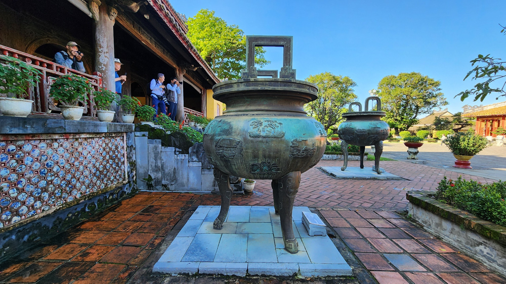 Thừa Thiên Huế đón nhận bằng của UNESCO công nhận những bản đúc nổi trên chín đỉnh đồng là di sản tư liệu khu vực