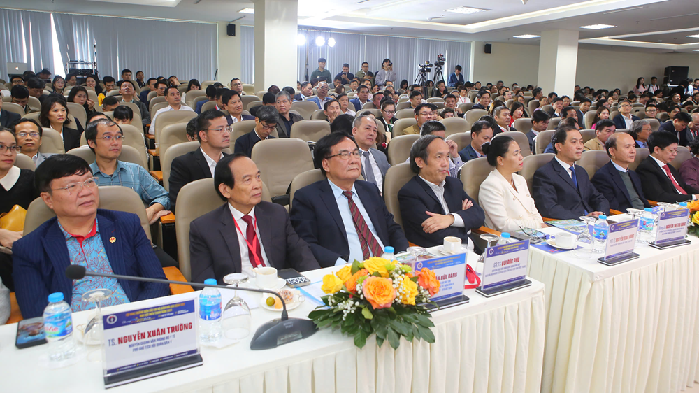 Chia sẻ kinh nghiệm trong công tác quản lý, điều hành bệnh viện các tỉnh khu vực miền Trung