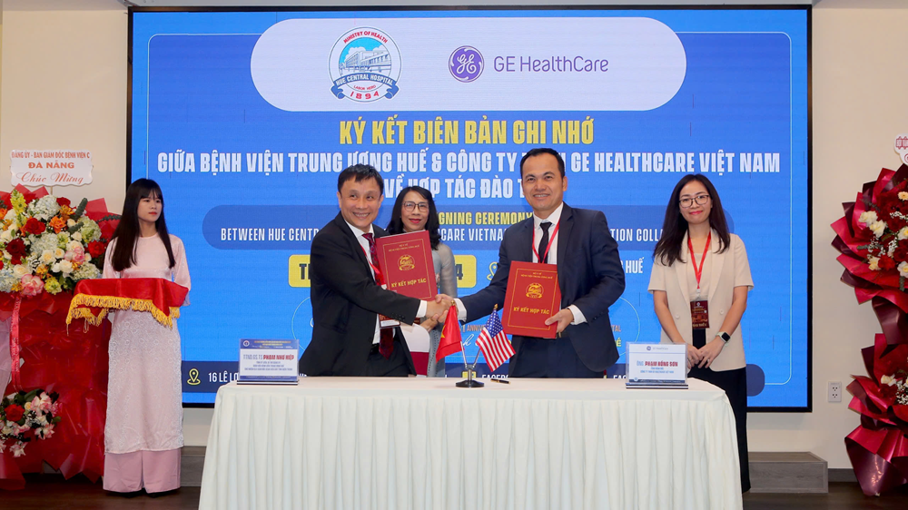 Chia sẻ kinh nghiệm trong công tác quản lý, điều hành bệnh viện các tỉnh khu vực miền Trung