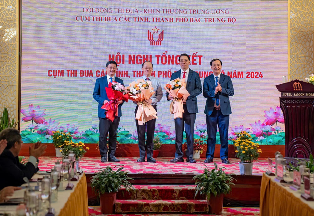 Cụm thi đua các tỉnh, thành Bắc Trung Bộ suy tôn đề nghị Chính phủ tặng Cờ thi đua cho thành phố Huế