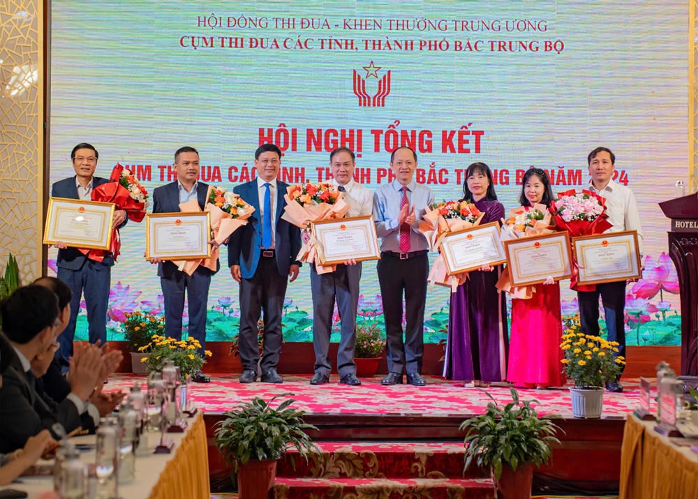 Cụm thi đua các tỉnh, thành Bắc Trung Bộ suy tôn đề nghị Chính phủ tặng Cờ thi đua cho thành phố Huế