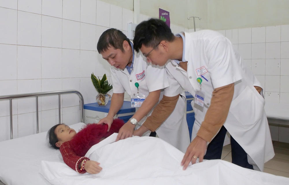 Cứu sống bệnh nhi 7 tuổi bị viêm cơ tim cấp bằng kỹ thuật ECMO