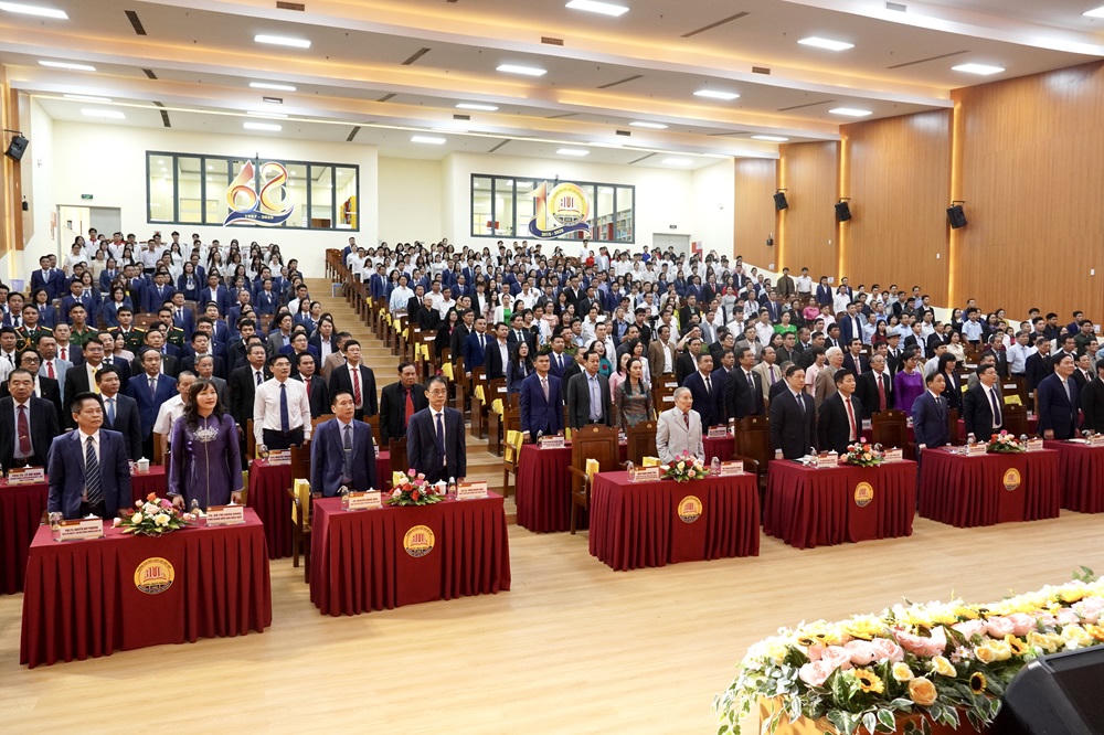 Trường Đại học Luật, Đại học Huế đón nhận Huân chương Lao động hạng Ba